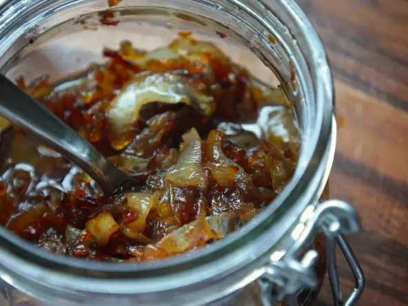 Oignons caramélisés au vinaigre balsamique et à l'érable